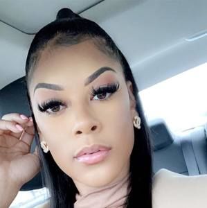 Meet your Posher, Takia